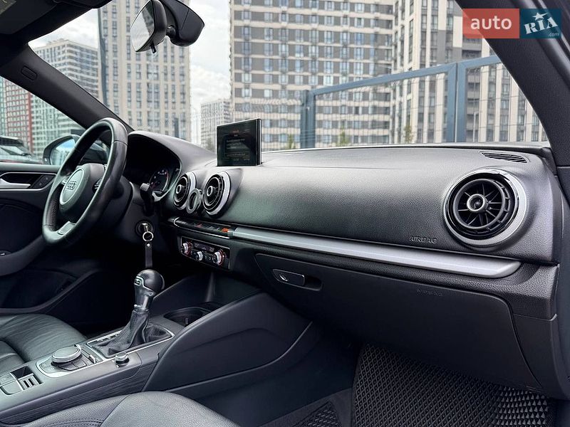 Седан Audi A3 2015 в Киеве