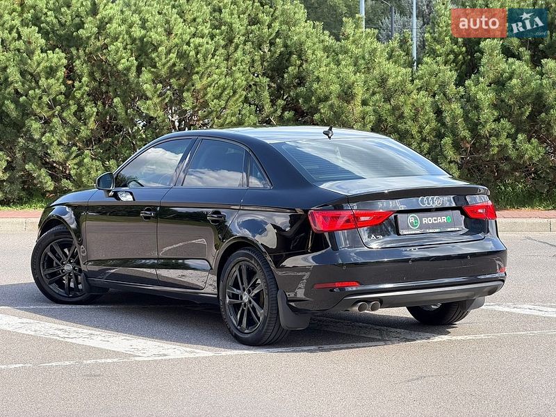 Седан Audi A3 2015 в Киеве
