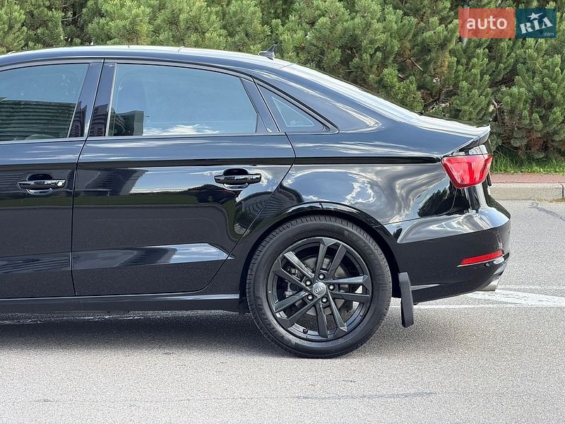Седан Audi A3 2015 в Киеве