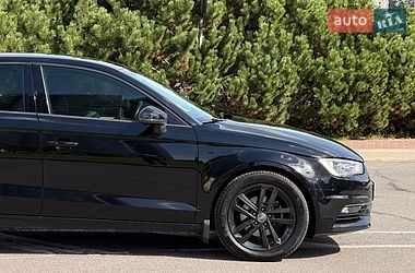 Седан Audi A3 2015 в Киеве
