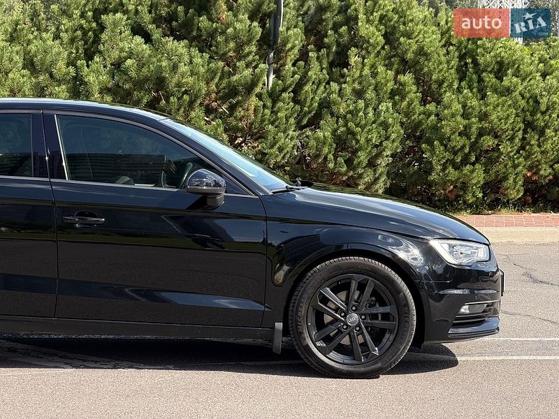 Седан Audi A3 2015 в Киеве