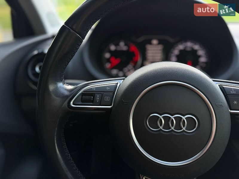Седан Audi A3 2015 в Киеве