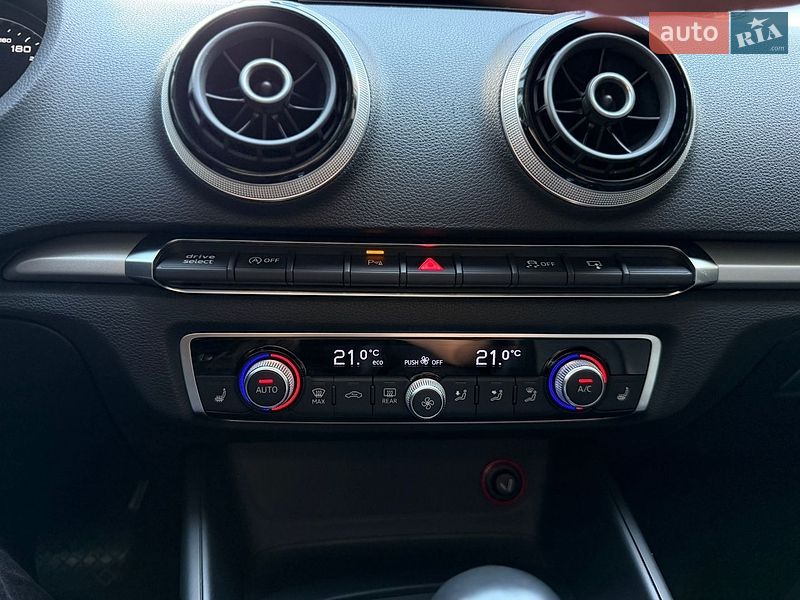 Седан Audi A3 2015 в Киеве