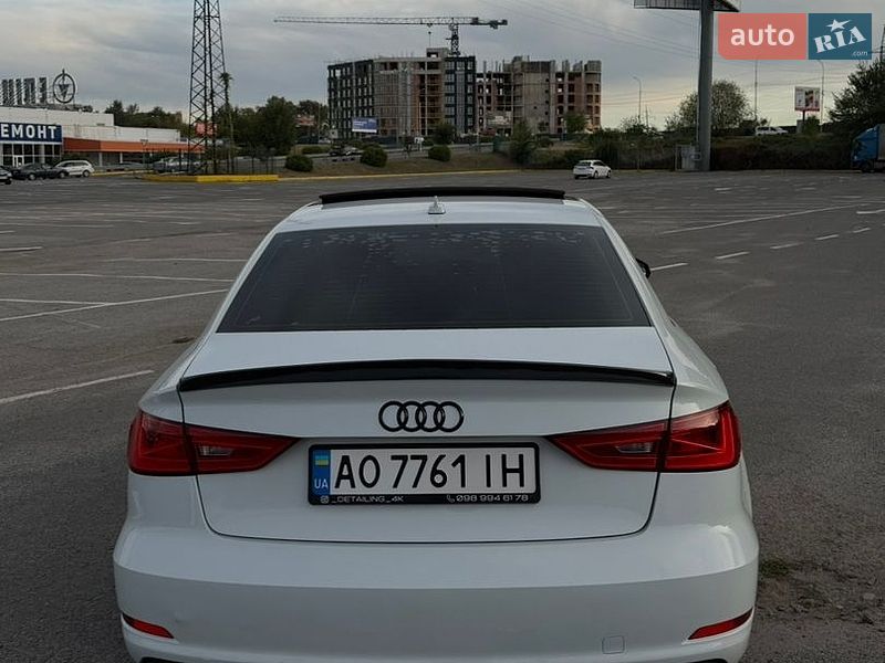 Седан Audi A3 2014 в Ужгороде