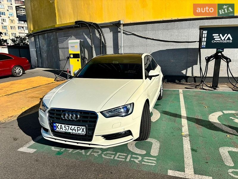 Седан Audi A3 2014 в Києві