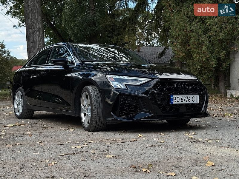 Седан Audi A3 2023 в Тернополе Седан Audi A3 2023 в Тернополе
