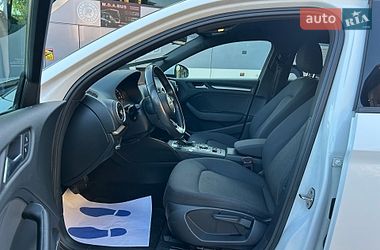 Седан Audi A3 2017 в Хусте