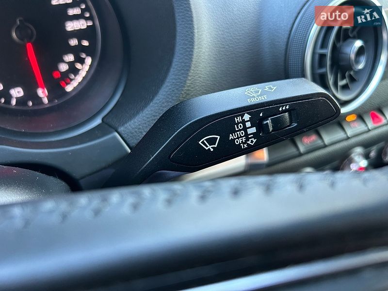 Седан Audi A3 2017 в Хусте