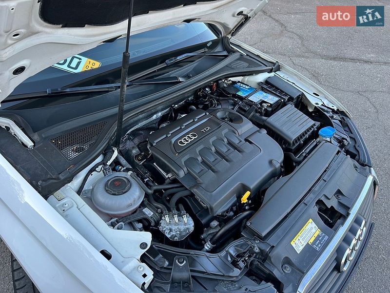 Седан Audi A3 2017 в Хусте
