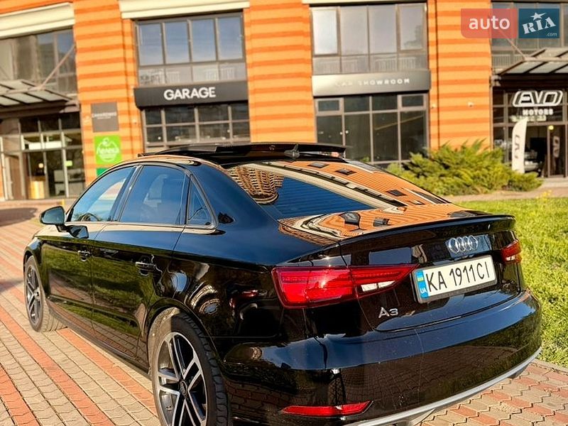 Седан Audi A3 2016 в Киеве