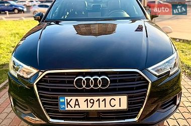 Седан Audi A3 2016 в Киеве