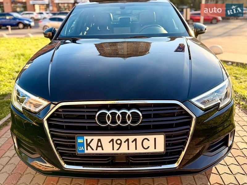 Седан Audi A3 2016 в Киеве