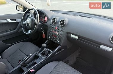Хетчбек Audi A3 2006 в Чернівцях
