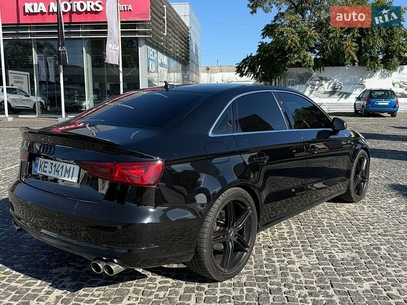 Седан Audi A3 2015 в Днепре