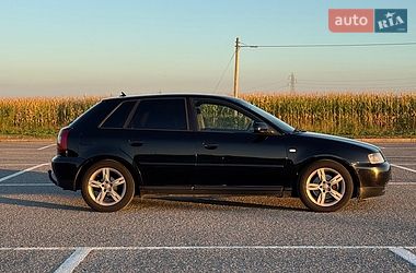 Хетчбек Audi A3 2001 в Чернівцях