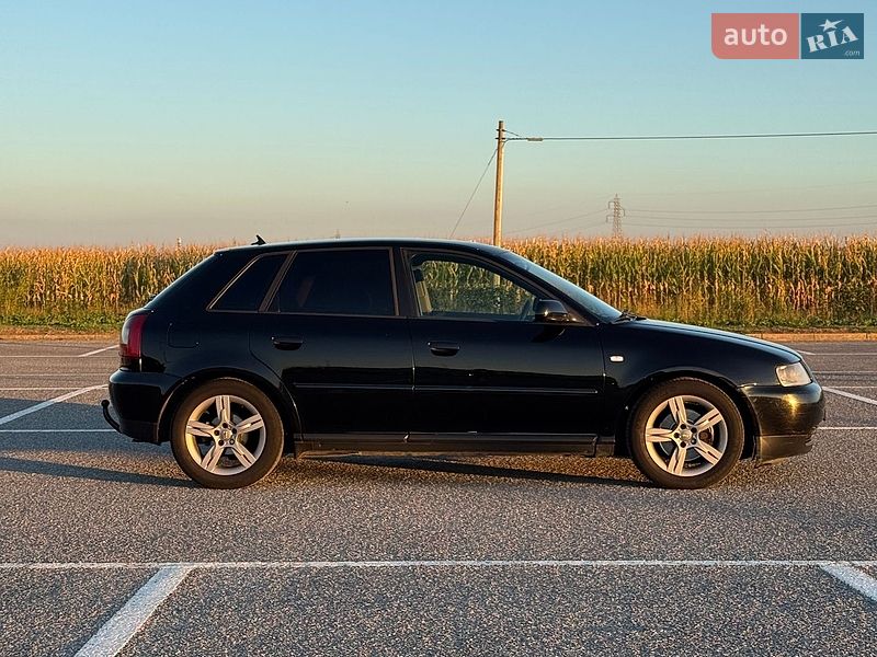 Хетчбек Audi A3 2001 в Чернівцях
