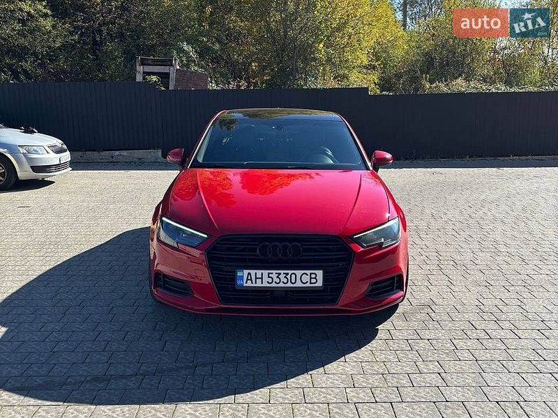 Седан Audi A3 2017 в Ужгороді
