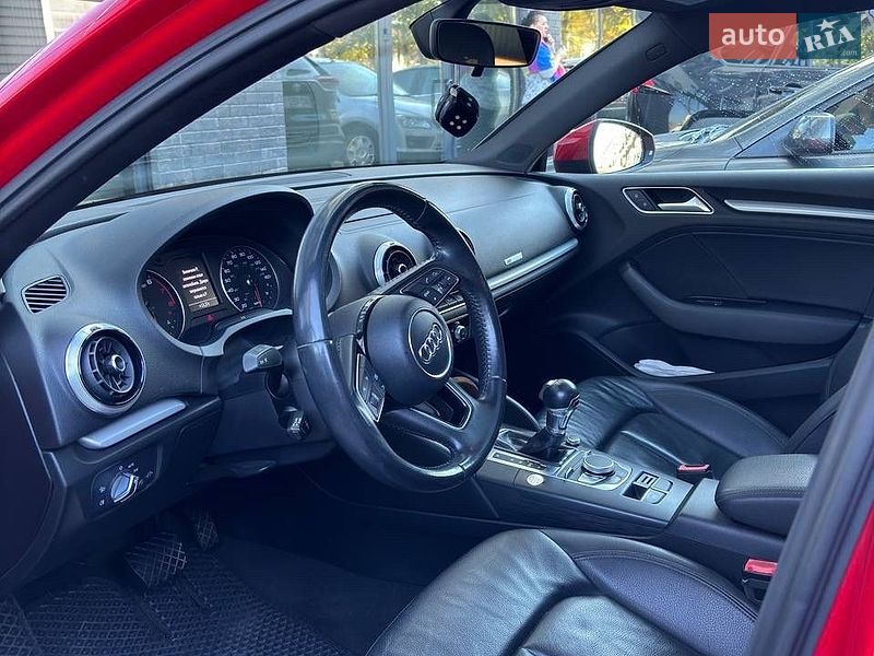 Седан Audi A3 2017 в Ужгороді