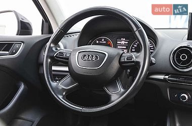 Седан Audi A3 2015 в Луцьку