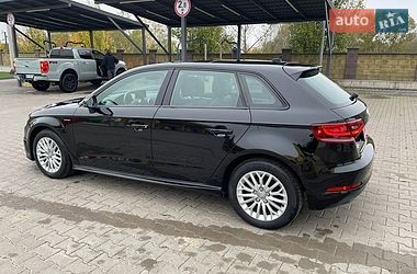 Хэтчбек Audi A3 2016 в Дубно