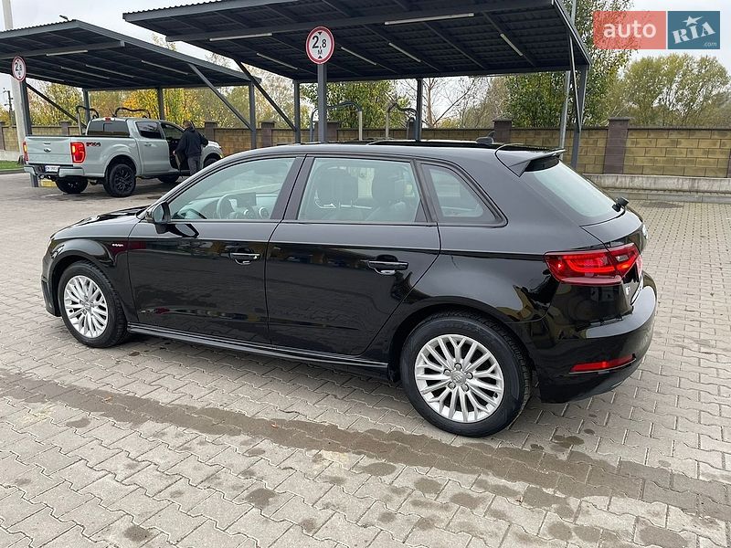 Хэтчбек Audi A3 2016 в Дубно