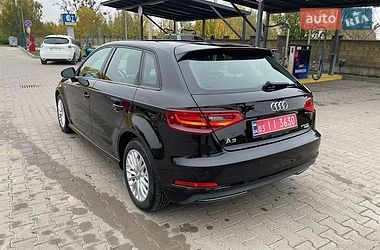 Хэтчбек Audi A3 2016 в Дубно