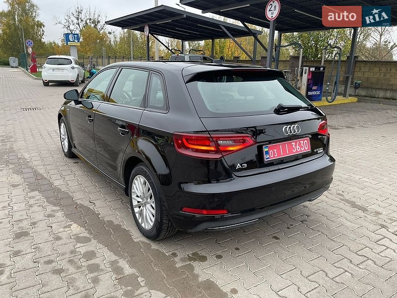 Хэтчбек Audi A3 2016 в Дубно