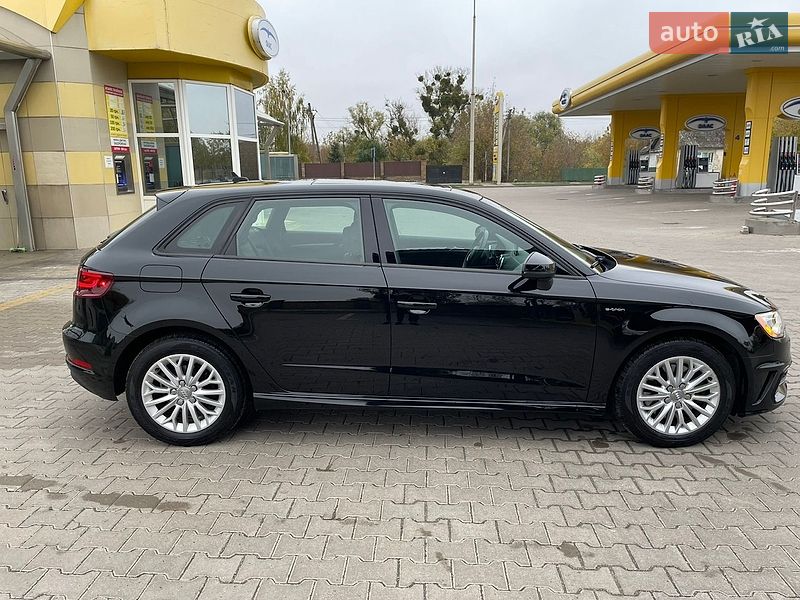Хэтчбек Audi A3 2016 в Дубно