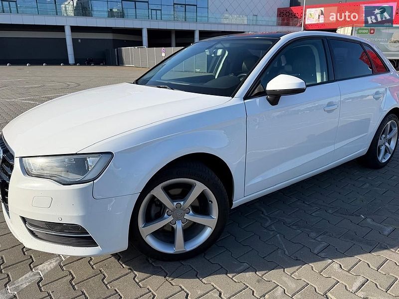 Хэтчбек Audi A3 2015 в Киеве