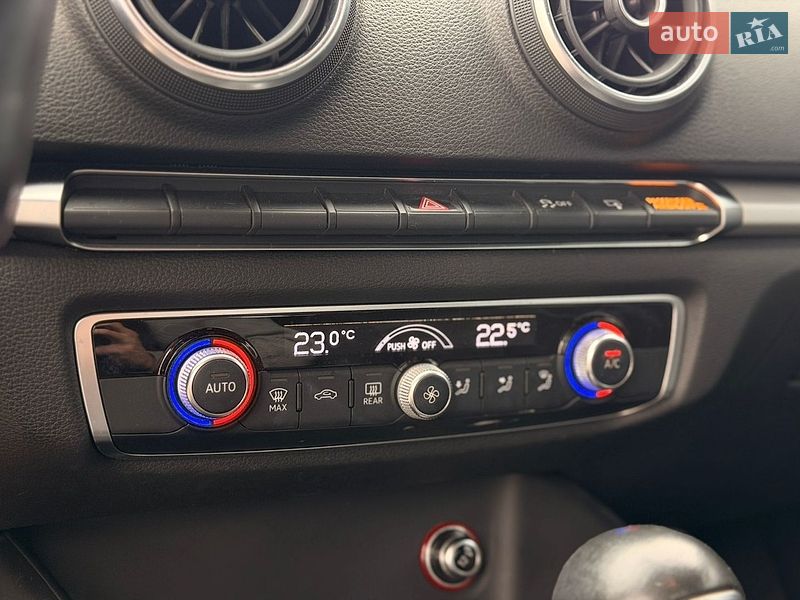 Седан Audi A3 2015 в Києві