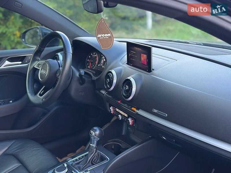 Седан Audi A3 2018 в Старокостянтинові
