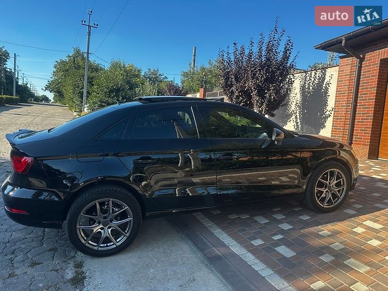 Седан Audi A3 2014 в Кропивницком