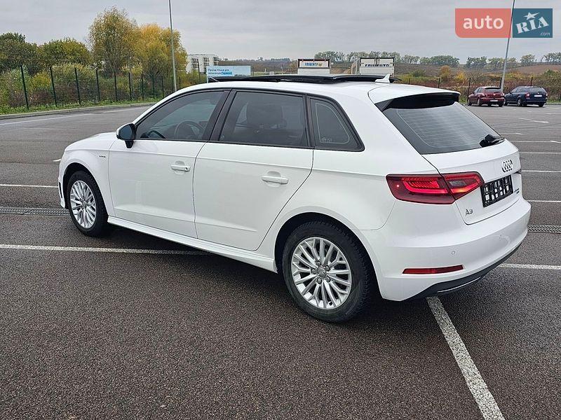 Хэтчбек Audi A3 2016 в Ровно