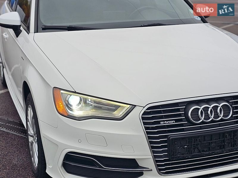 Хэтчбек Audi A3 2016 в Ровно