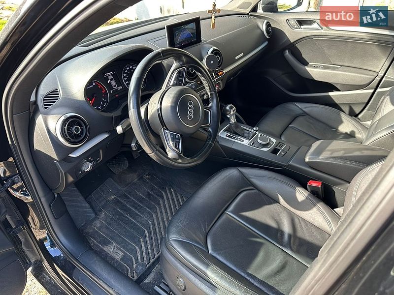 Седан Audi A3 2015 в Днепре