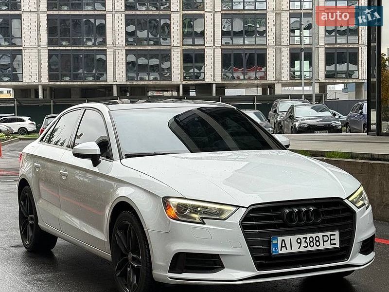 Седан Audi A3 2017 в Киеве