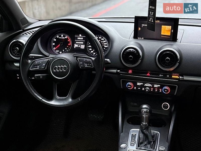 Седан Audi A3 2017 в Киеве