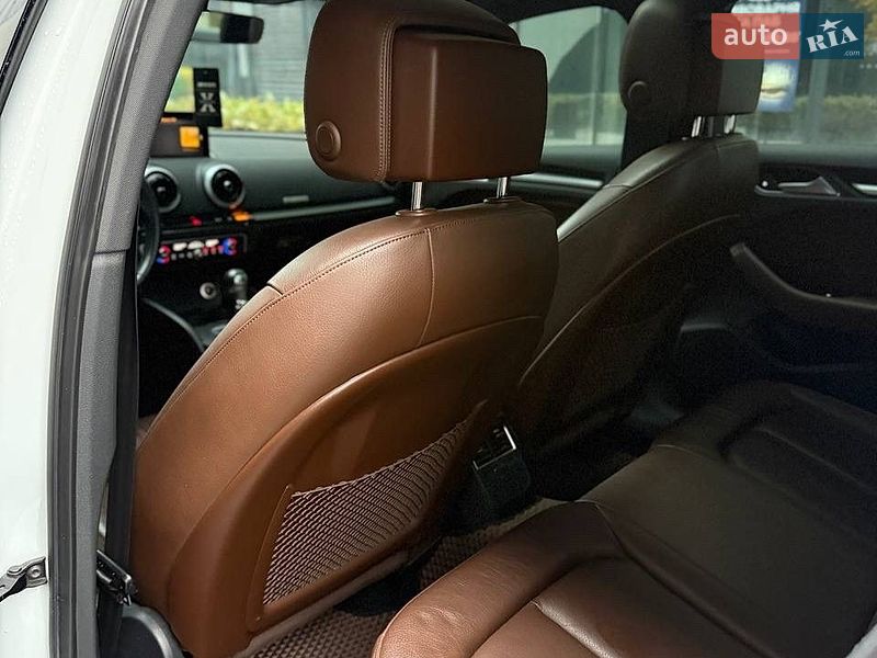 Седан Audi A3 2017 в Киеве