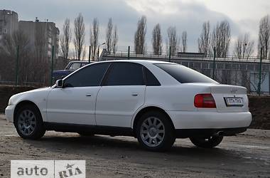 Седан Audi A4 1998 в 