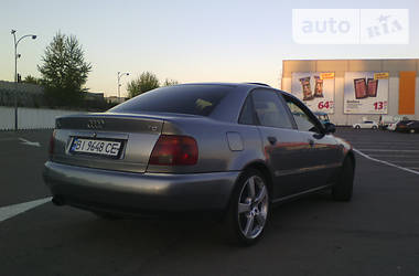 Седан Audi A4 1995 в Полтаве