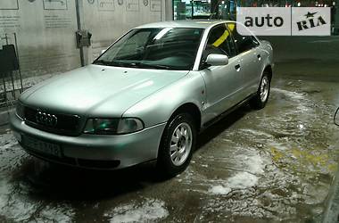 Седан Audi A4 1996 в Ирпене