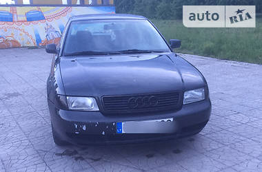 Седан Audi A4 1998 в Нетешине