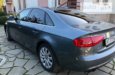 Седан Audi A4 2012 в Ивано-Франковске