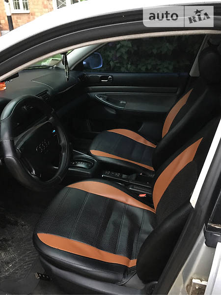 Седан Audi A4 1995 в Чернівцях