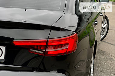 Седан Audi A4 2015 в 
