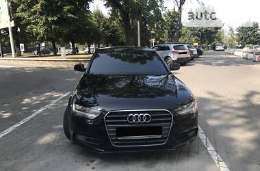 Седан Audi A4 2012 в Ивано-Франковске