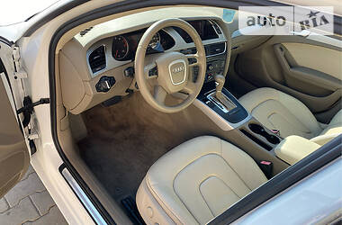 Седан Audi A4 2010 в Луцке