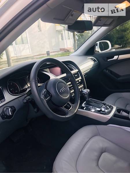 Седан Audi A4 2015 в Львові
