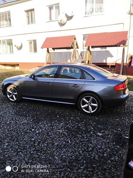 Седан Audi A4 2012 в Лановцах