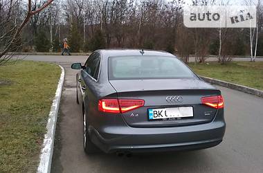 Седан Audi A4 2013 в Рівному